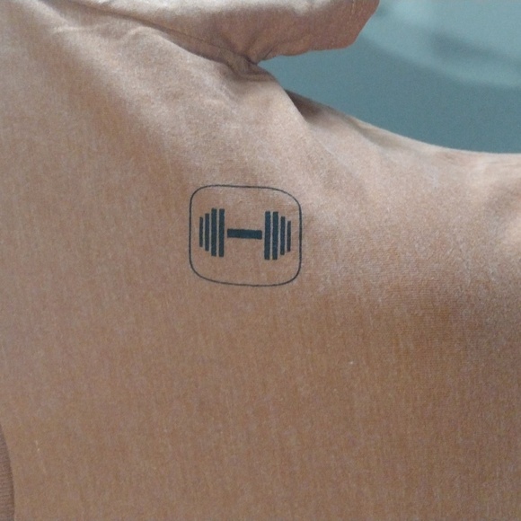 NWT The Lift Box Tee - Picture 2 of 7